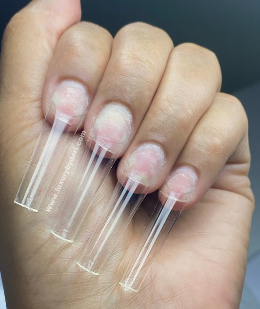 Upgrade your nail game with our Coffin Large Curve Nail Tips! Made from durable ABS material, pre-shaped with c-curve, easy to use for beginners and professionals. 10 perfect sizes, lightweight & clear.